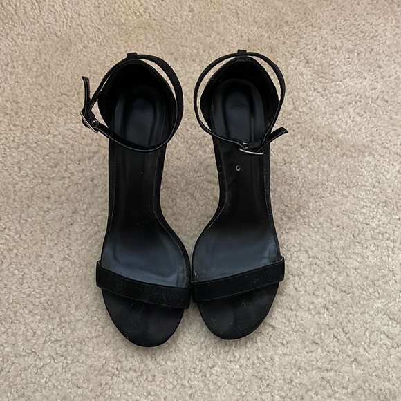 Lulu’s Black Stiletto Heel - Picture 2 of 5